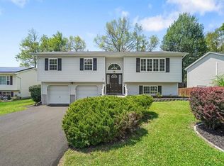 11 Princeton Dr, Walden, NY