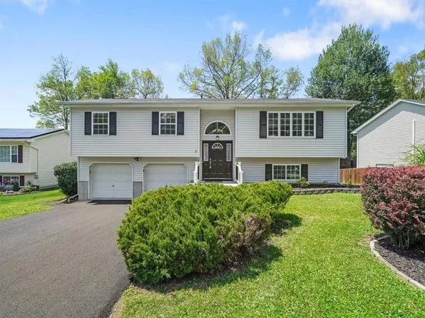 11 Princeton Drive, Walden, NY 12586