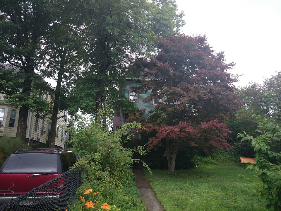 2nd image of 29 Evergreen St