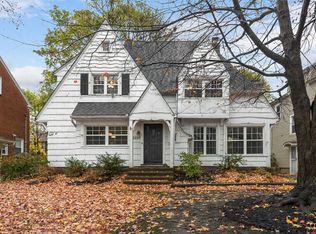 1239 Quilliams Rd, Cleveland Heights, OH 44121