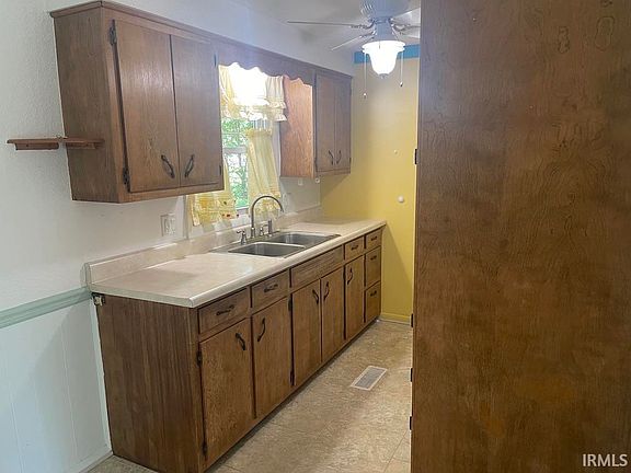 4th image of 1810 N Tyland Blvd