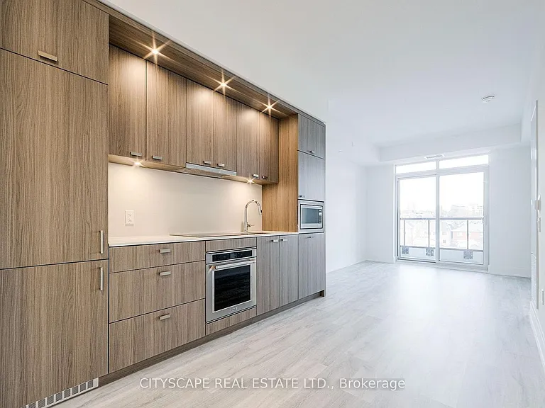 858 Dupont St #316 — Photo 2