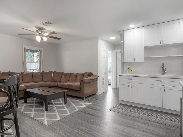 1428 E Mohawk Ave — Photo 6