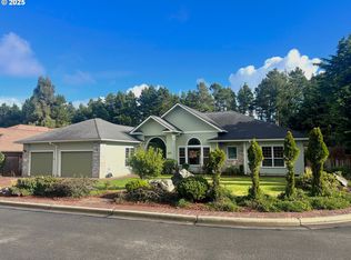 2265 Hayes St, North Bend, OR 97459