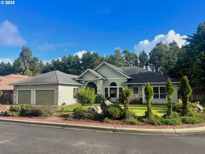 2265 Hayes St, North Bend, OR, 97459