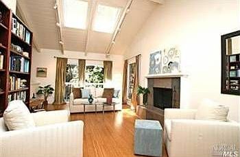 1st image of 164 Glen Dr
