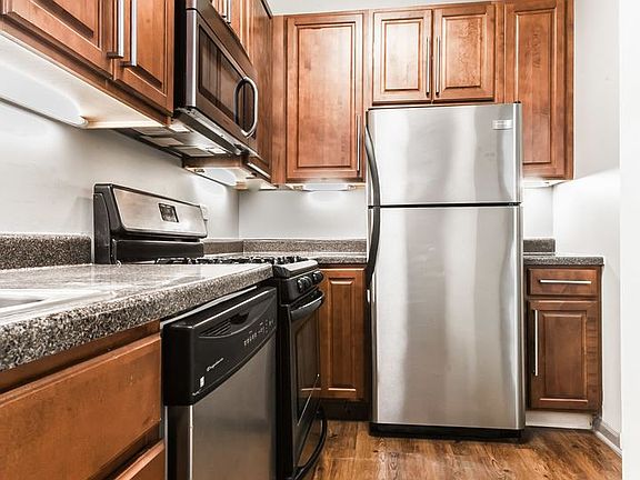 5th image of 4840 S Indiana Ave #5794717