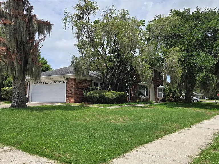300 Cypress Creek Cir — Photo 26