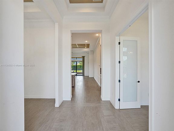 3rd image of 9449 Vallen Ct