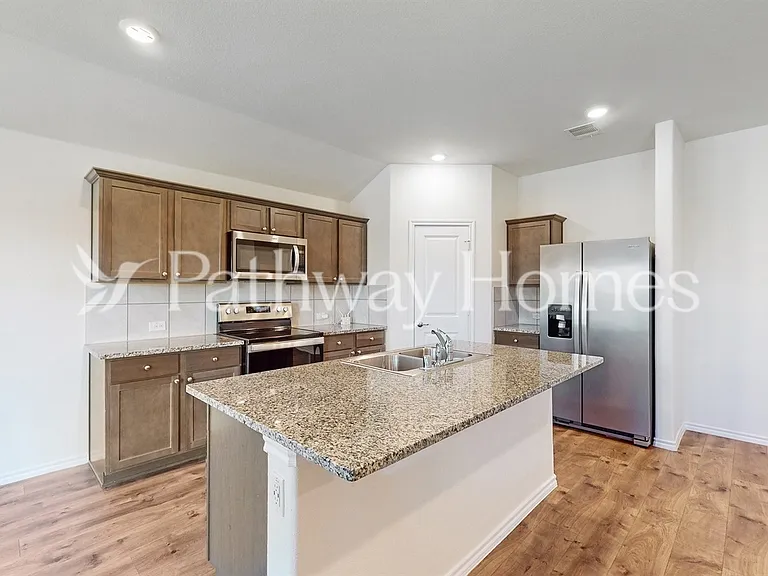 957 English Dr — Photo 7