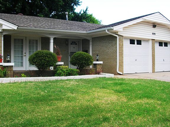 2nd image of 608 SW 63rd Ter