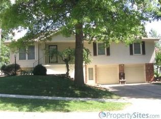 104 W Heritage Dr, Raymore, MO 64083