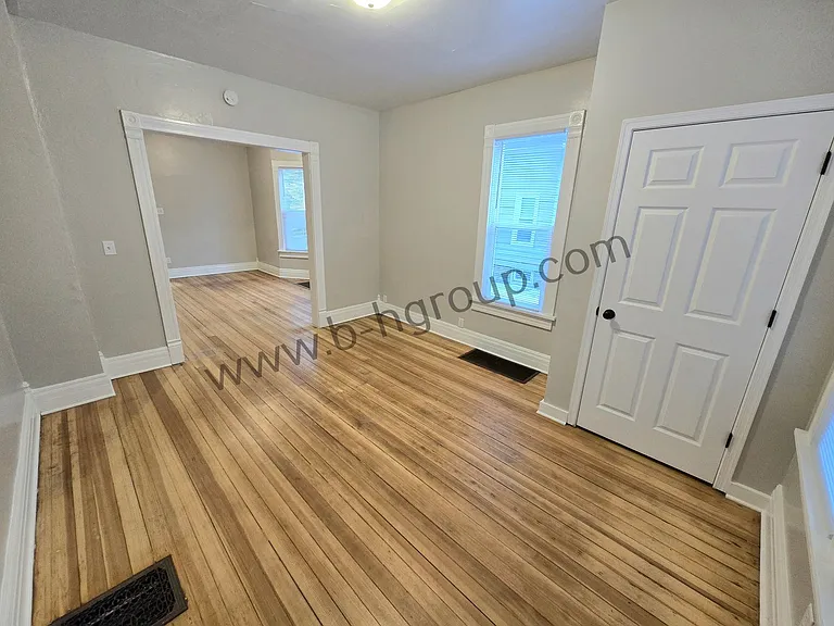 6527 18th Ave — Photo 3