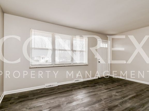 3rd image of 910 Cordova St
