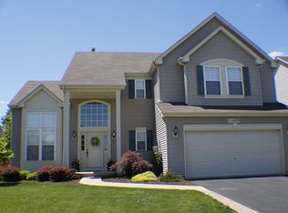 1S070 E Mallory Dr, Geneva, IL 60134