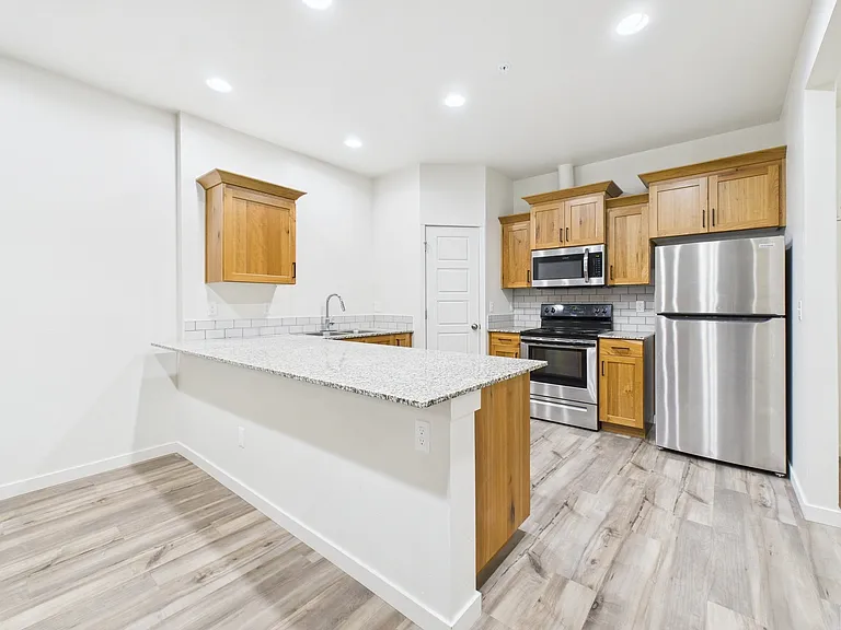 Bellevue Towers LLC — Photo 10