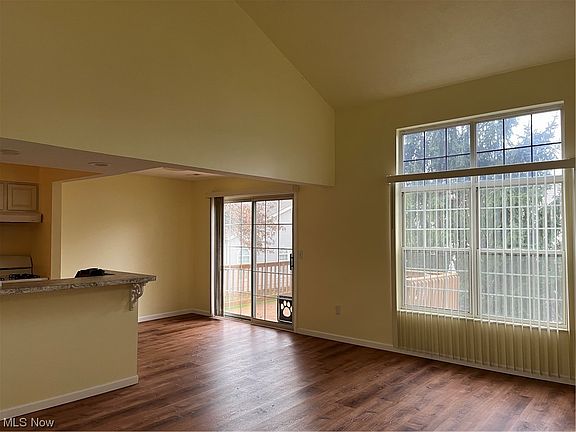 3rd image of 8614 Larkspur Ln