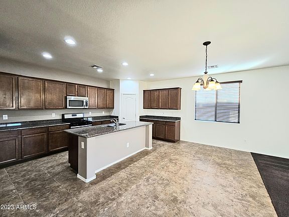 4th image of 21130 E VIA DE OLIVOS --