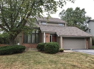 1017 Buckingham Dr, Naperville, IL 60563