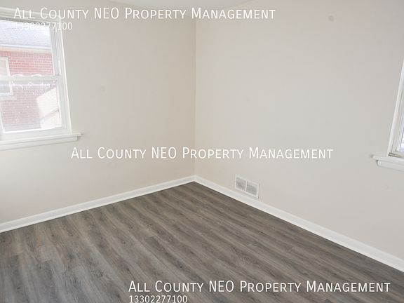 5th image of 2114 Market Ave N #1