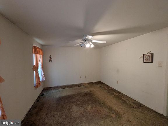 5th image of 2910 Byron Ct