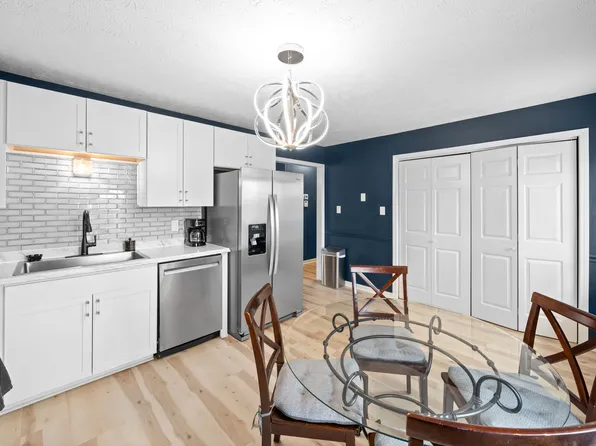 109 Oak Tree Dr, Oak Grove, KY 42262