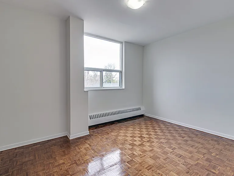 2900 Bathurst St — Photo 12