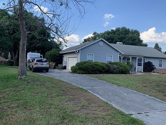 3rd image of 10662 Lake Hill Dr