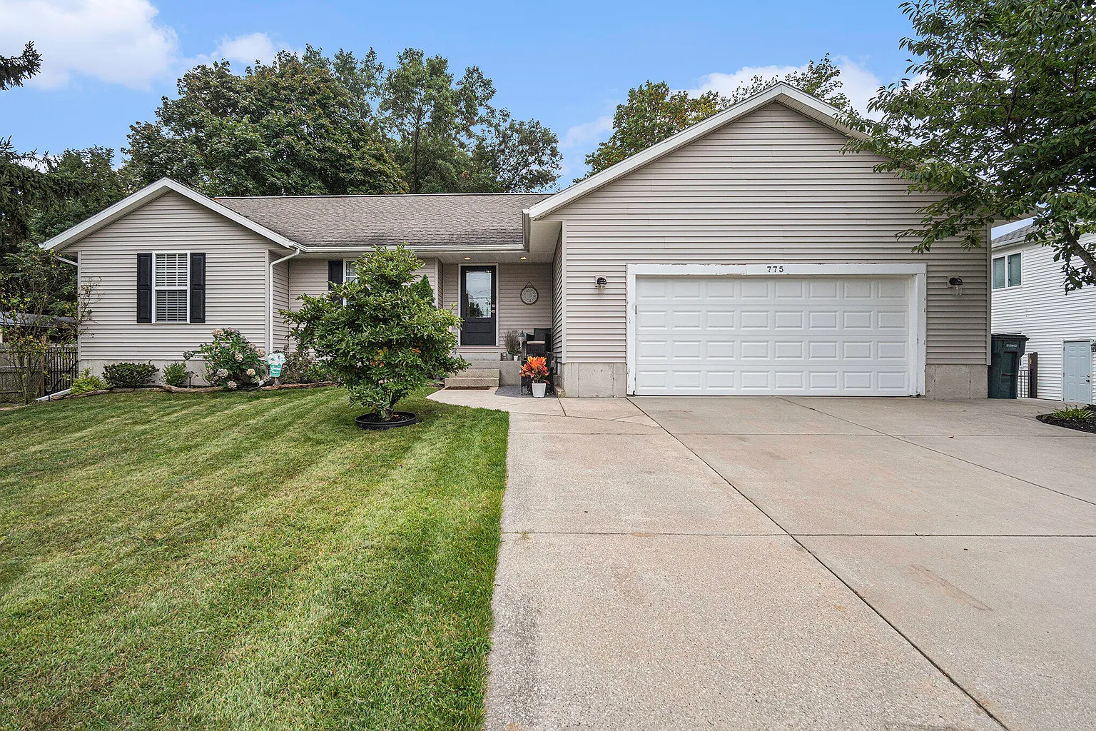 775 W Hile Rd photo 1