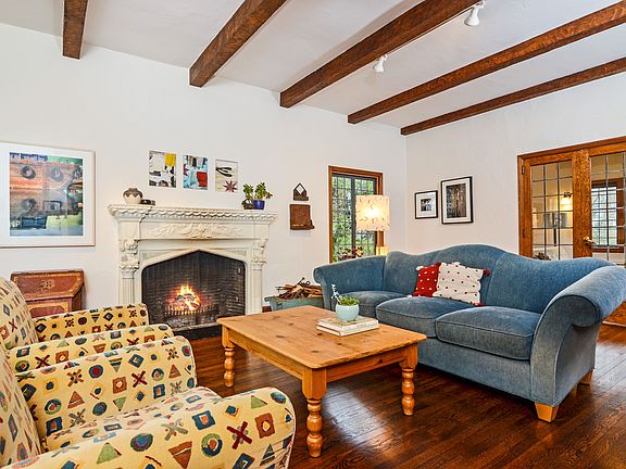 5th image of 9 Villa Ln