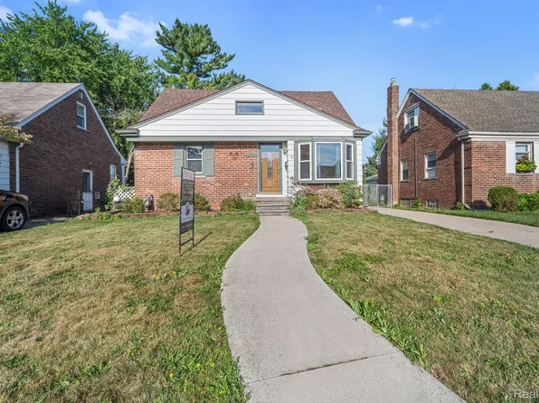 9640 Hubert Ave, Allen Park, MI 48101