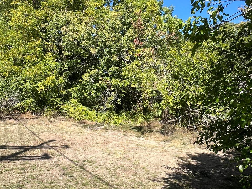 2nd image of 2102 Lake Ave