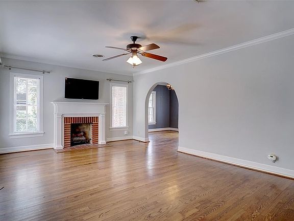 5th image of 2303 Stanley Ave