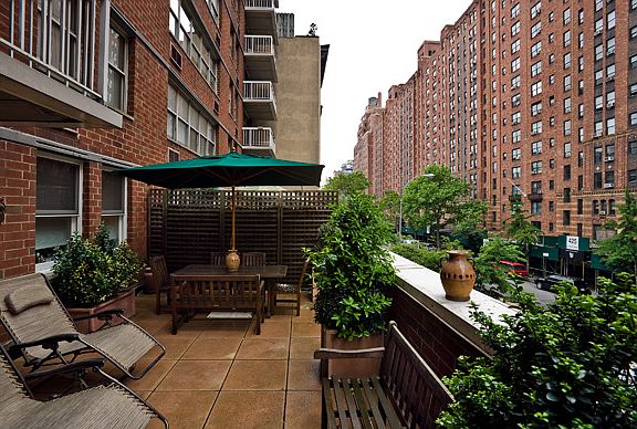 5th image of 420-424 W 23rd St #2B