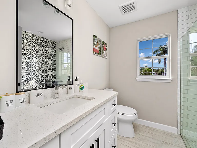 1396 Sunrise Dr — Photo 11