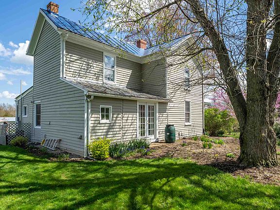 3rd image of 51 Croushorn Ln