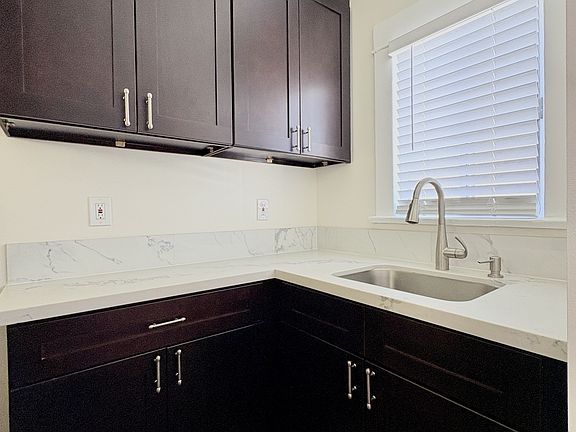4th image of 1780 Gaviota Ave