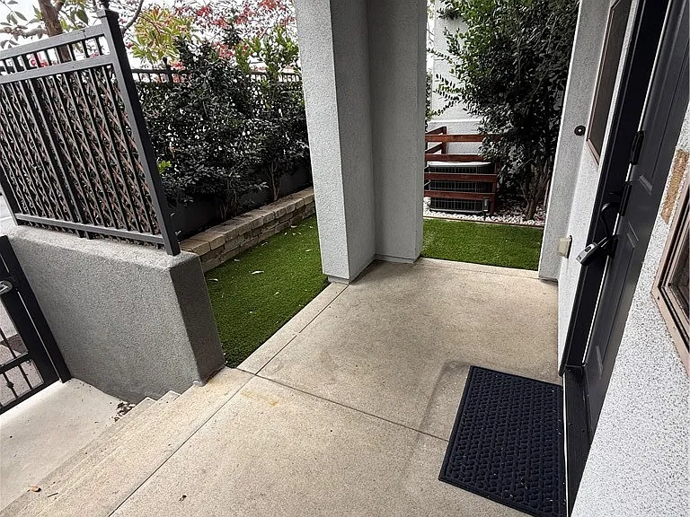 3009 E Pacific Coast Hwy — Photo 2
