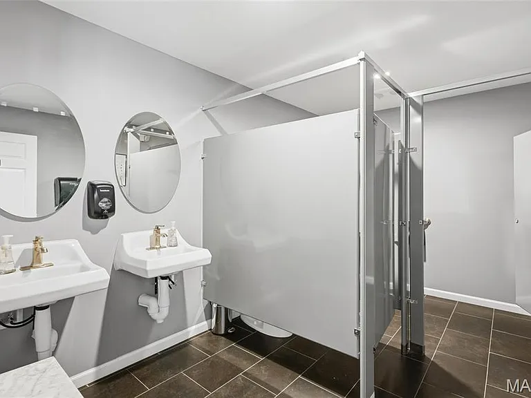 3601 Commerce Dr #CARDINAL — Photo 10