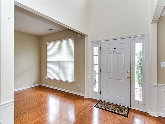 3rd image of 1444 Cantwell Ct