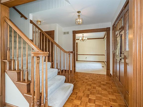 4th image of 223 Timber Meadow Dr