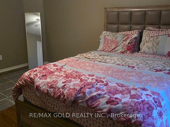 5th image of 57 River Rock Cres