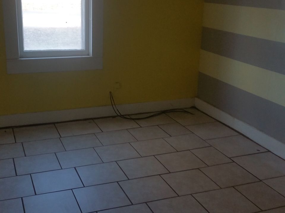 2nd image of 206 E Rosedale St