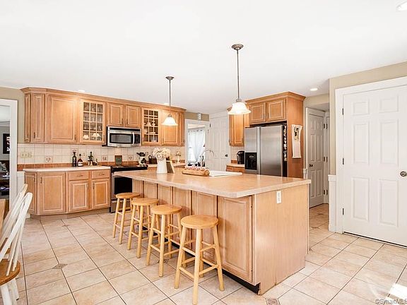 Another view of kitchen