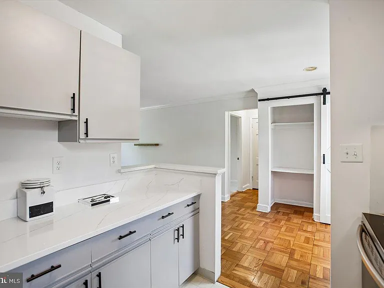 1702 W Abingdon Dr #201 — Photo 15