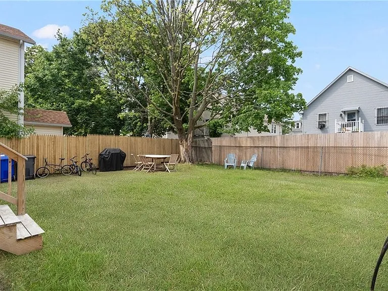 21 Waverly St #1 — Photo 3