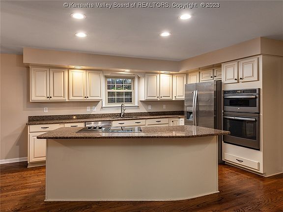 5th image of 5331 Edgebrook Dr