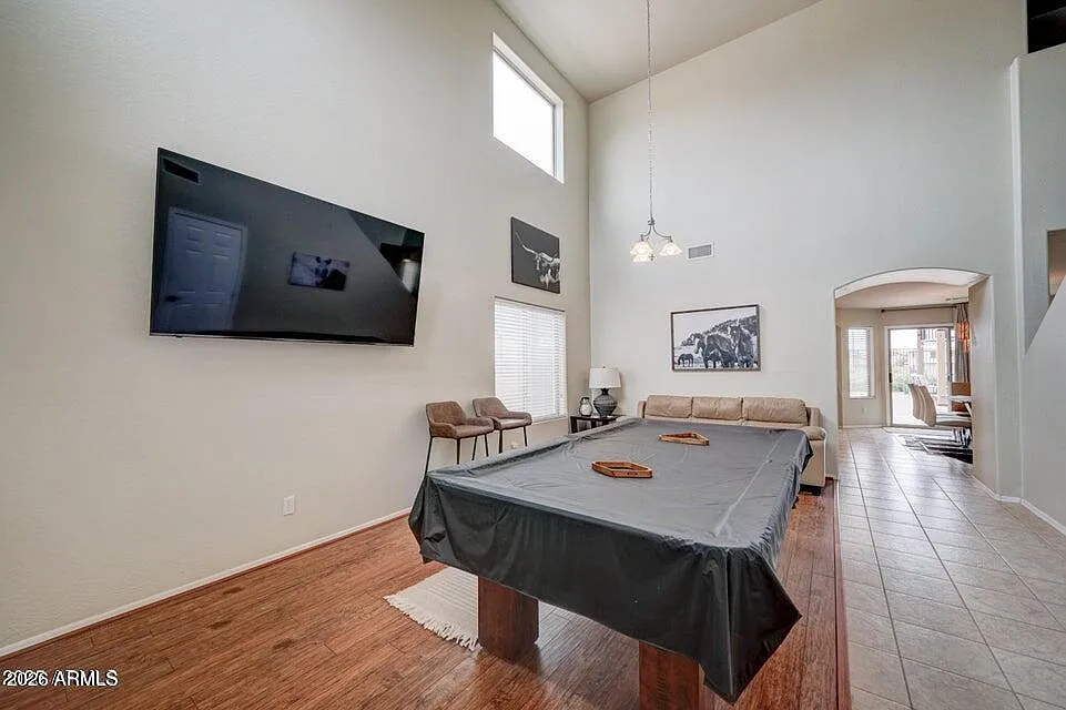 5 bed, 3.0 bath, 2378 sqft, $2,400 — Photo 4