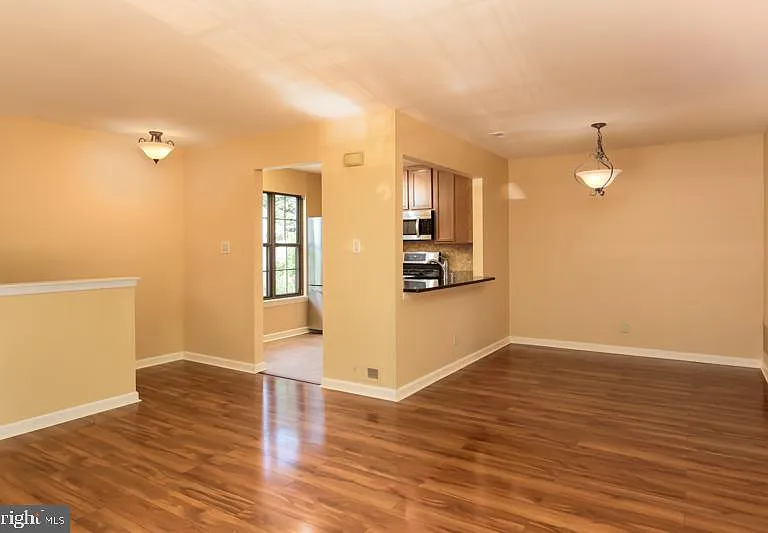140B Bradford Ct #B — Photo 8