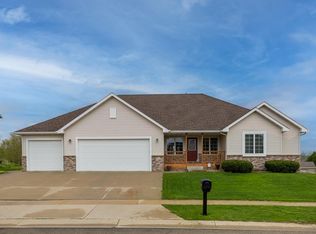 1142 Southern Hills Ln SW, Rochester, MN 55902